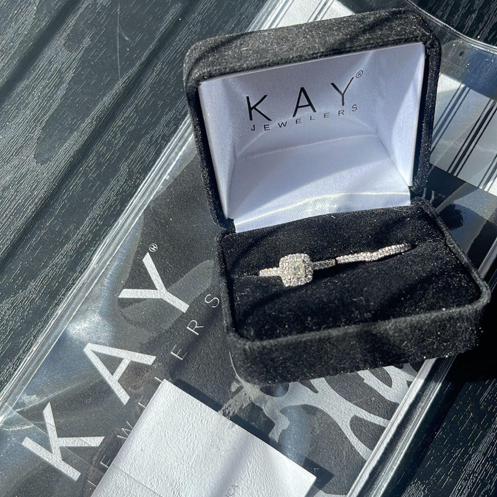 Kay Jewelers Wedding ring and band size 7